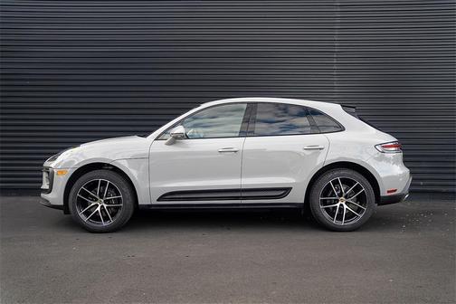 2025 Porsche Macan Base