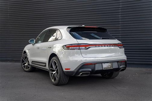 2025 Porsche Macan Base