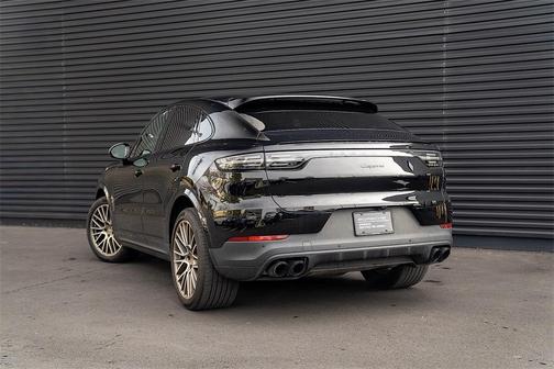 2022 Porsche Cayenne Platinum Edition