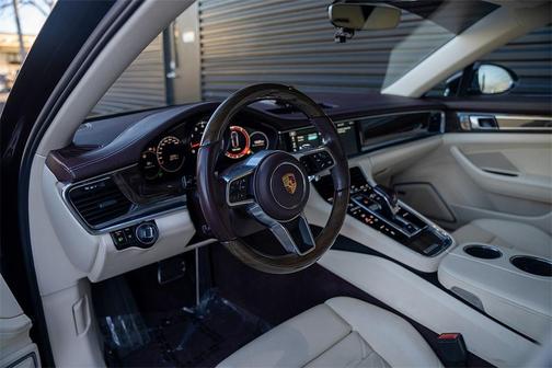 2018 Porsche Panamera 4S