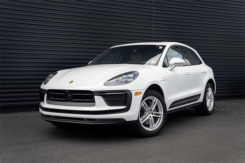 2025 Porsche Macan Base