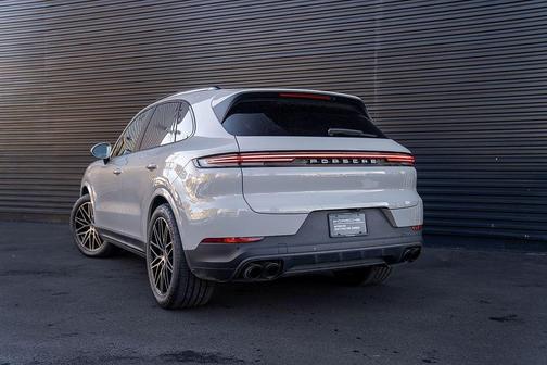 2024 Porsche Cayenne 