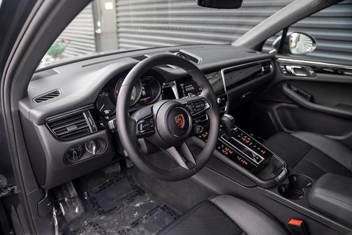 2025 Porsche Macan S
