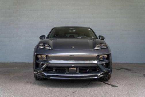 2025 Porsche Macan Electric Turbo