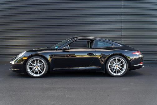 Black 2016 Porsche 911 Carrera
