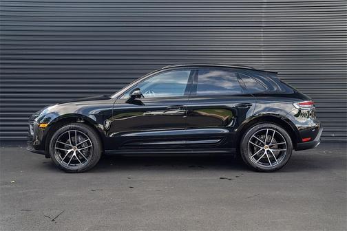 2025 Porsche Macan Base