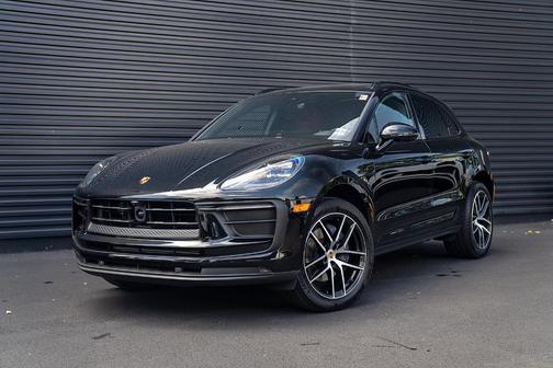 2025 Porsche Macan Base
