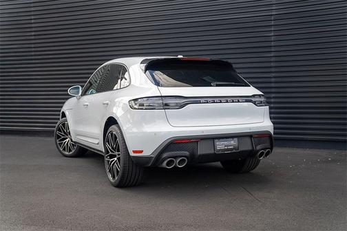 2025 Porsche Macan 