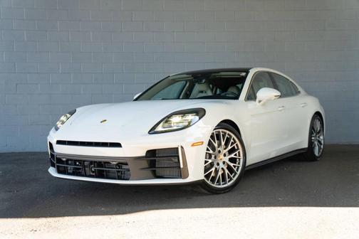 2026 Porsche Panamera 4