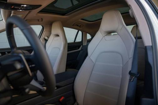 2026 Porsche Panamera 4