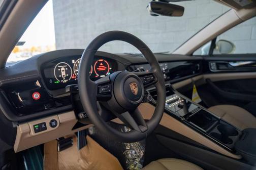 2026 Porsche Panamera 4