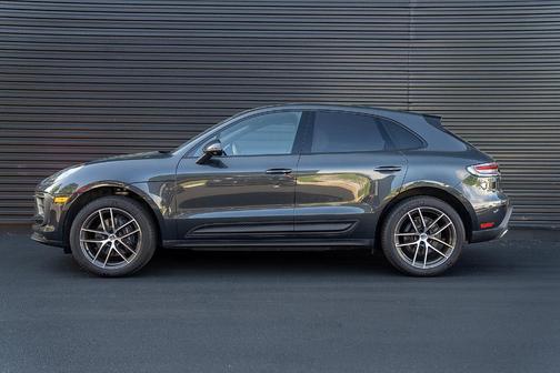 Volcano Grey Metallic 2026 Porsche Macan