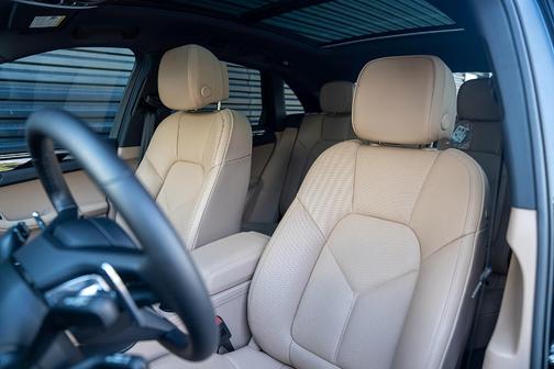 Volcano Grey Metallic 2026 Porsche Macan