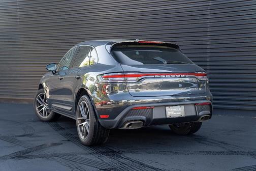 Volcano Grey Metallic 2026 Porsche Macan