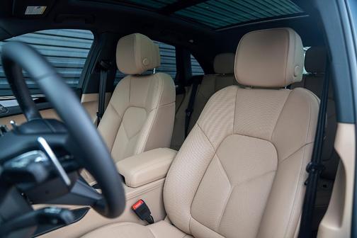 2025 Porsche Macan T