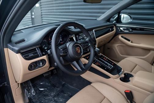 2025 Porsche Macan T