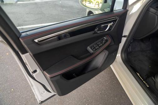 2026 Porsche Macan GTS