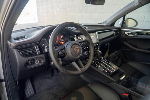 2026 Porsche Macan GTS