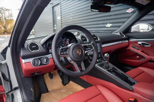 2024 Porsche 718 Cayman Style Edition