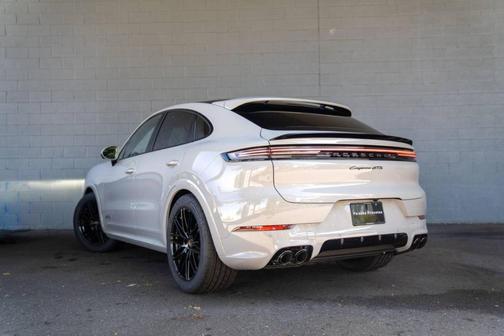 2026 Porsche Cayenne GTS