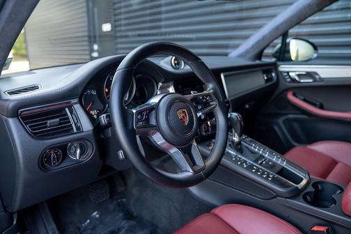 2020 Porsche Macan Turbo
