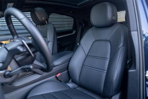 2024 Porsche Cayenne AWD