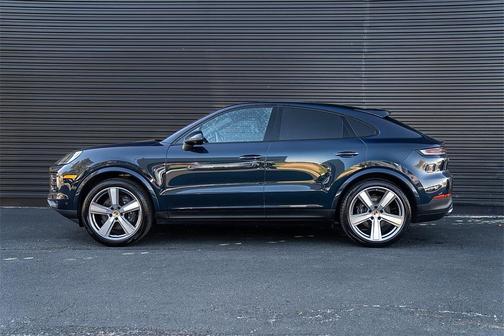 2024 Porsche Cayenne AWD