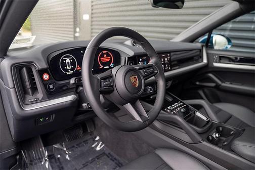 2024 Porsche Cayenne AWD