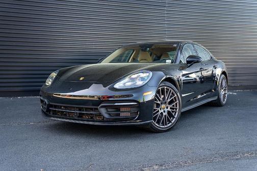 2022 Porsche Panamera 4