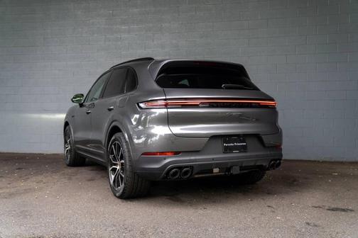2025 Porsche Cayenne E-Hybrid AWD