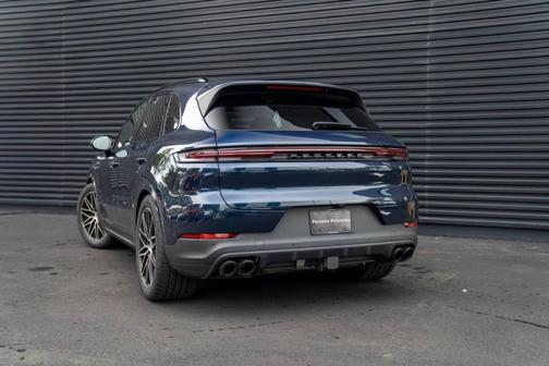 2025 Porsche Cayenne Base