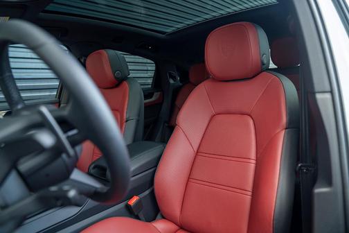 2025 Porsche Cayenne AWD