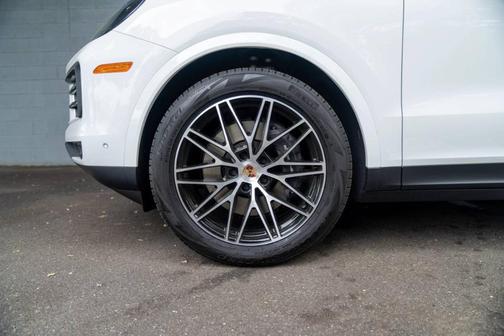 2025 Porsche Cayenne AWD