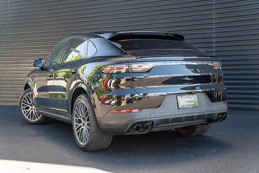 Black 2023 Porsche Cayenne Platinum Edition