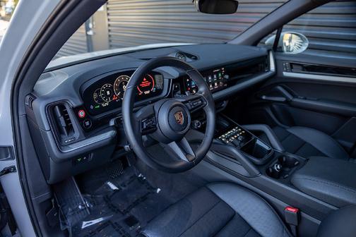 Chalk 2026 Porsche Cayenne Base