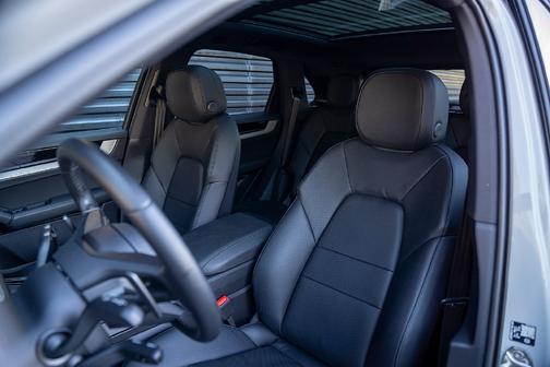 Chalk 2026 Porsche Cayenne Base