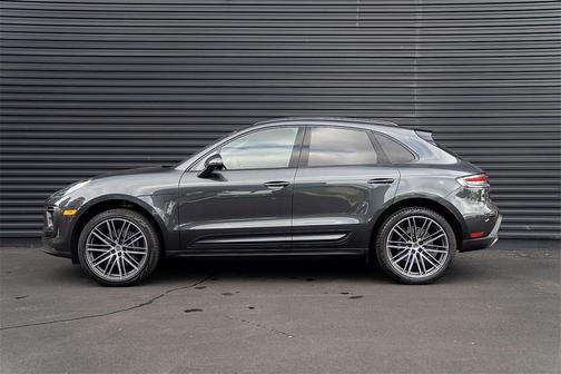 2025 Porsche Macan Base