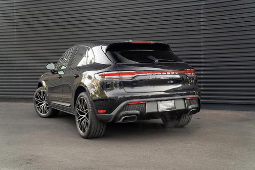 2025 Porsche Macan 