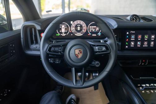 2025 Porsche Cayenne GTS