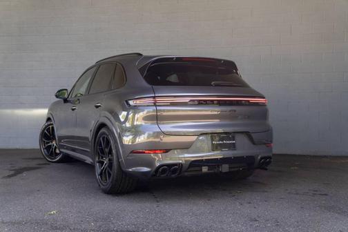 2025 Porsche Cayenne GTS