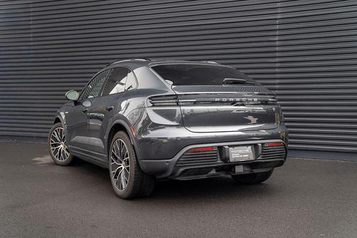 2025 Porsche Macan 4