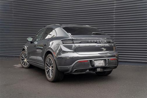 2025 Porsche Macan 4