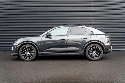 2025 Porsche Macan 4
