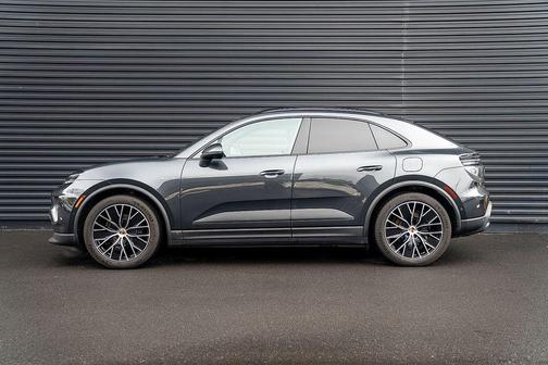 2025 Porsche Macan 4