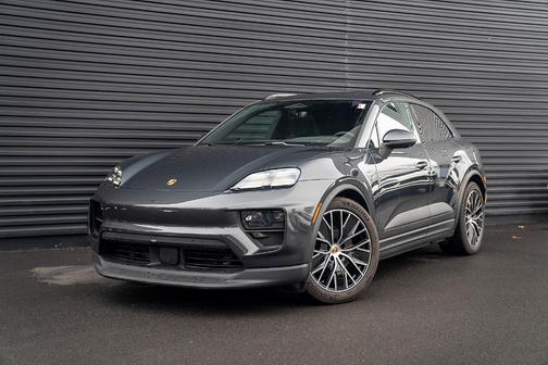 2025 Porsche Macan 4