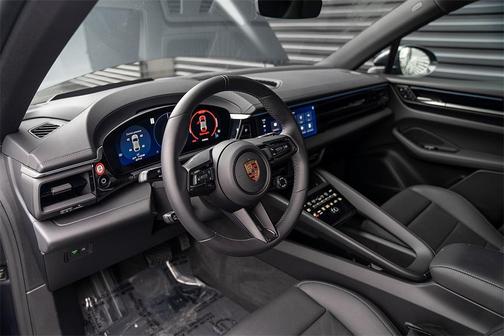 2025 Porsche Macan 4