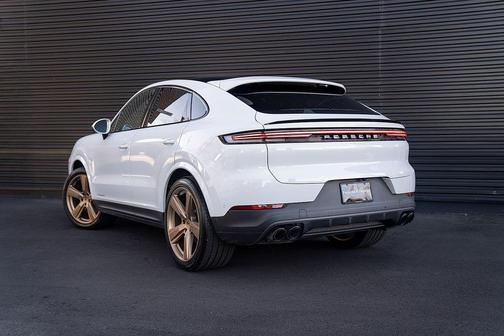 2025 Porsche Cayenne AWD