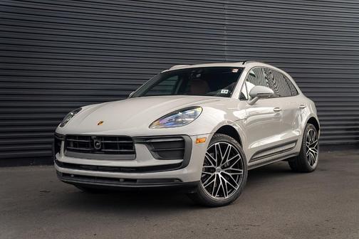 2025 Porsche Macan Base