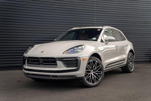 2025 Porsche Macan Base