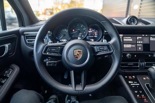 2022 Porsche Macan 
